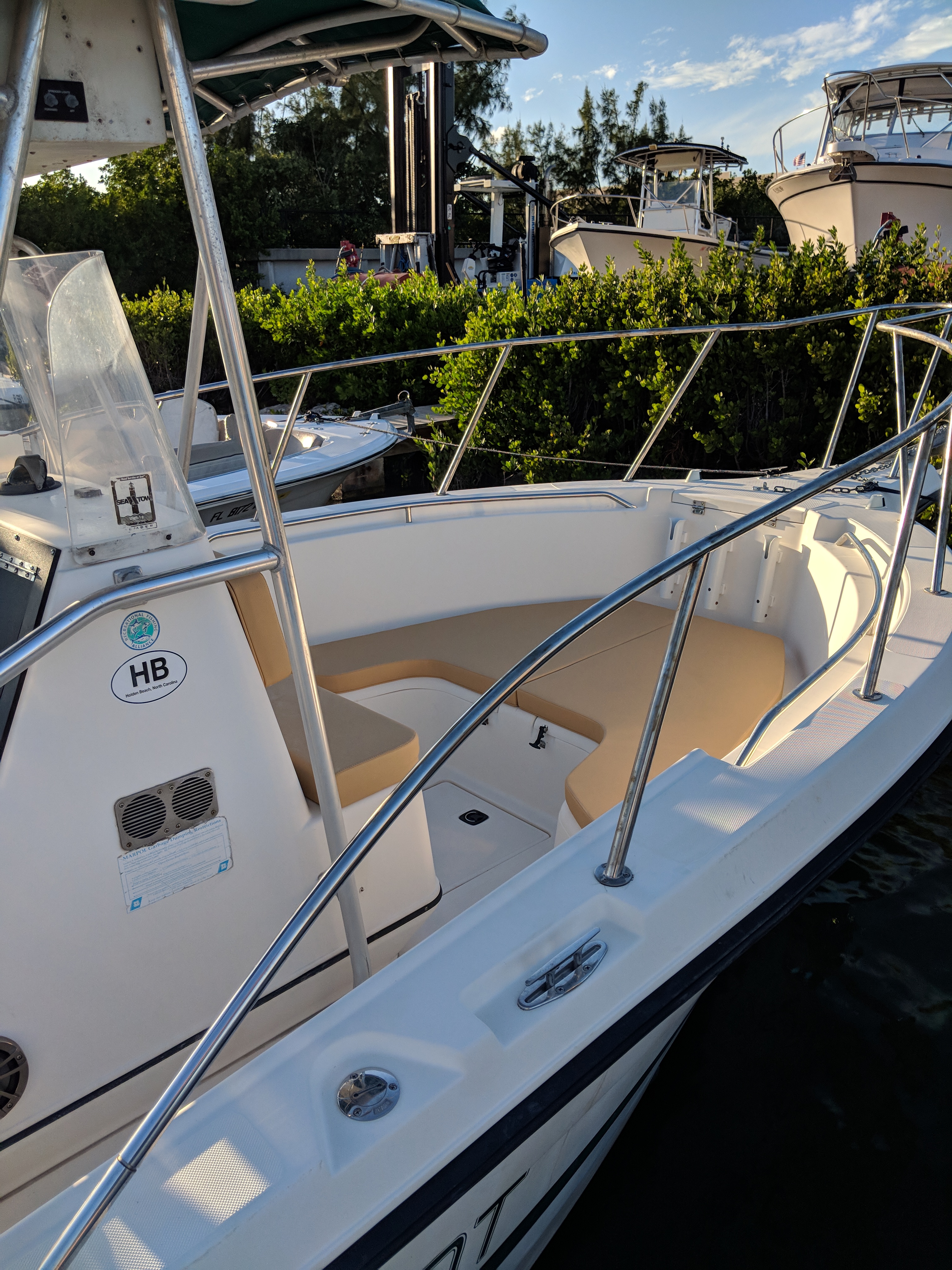 25 Hydra Sport VBR Rental Boat